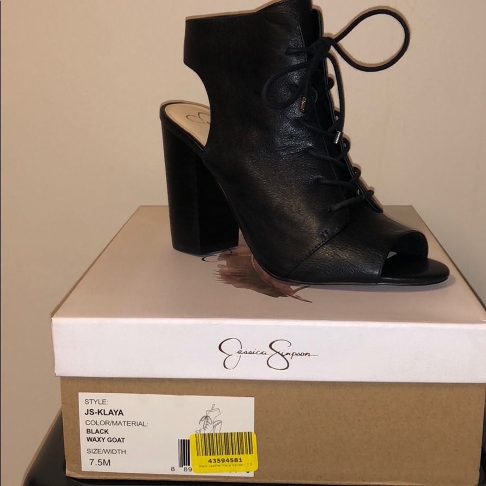 Jessica Simpson Peep Toe /Peep heel bootie